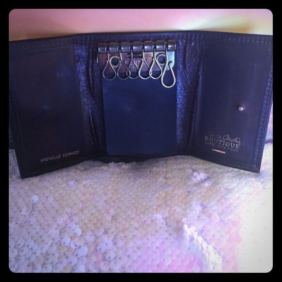 Vintage Pierre Cardin Grenelle Cowhide Key Holder! - Picture 2 of 8